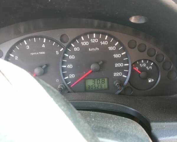 Белый Форд Транзит Коннект, объемом двигателя 1.8 л и пробегом 306 тыс. км за 4600 $, фото 1 на Automoto.ua