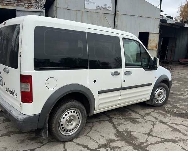 Белый Форд Транзит Коннект, объемом двигателя 1.8 л и пробегом 344 тыс. км за 4600 $, фото 1 на Automoto.ua