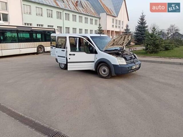 Белый Форд Транзит Коннект, объемом двигателя 1.8 л и пробегом 540 тыс. км за 3900 $, фото 1 на Automoto.ua