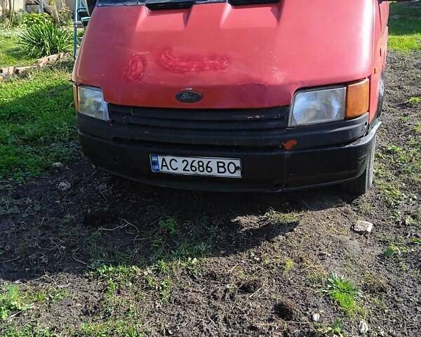 Помаранчевий Форд Транзит Коннект, об'ємом двигуна 2.5 л та пробігом 300 тис. км за 2300 $, фото 1 на Automoto.ua