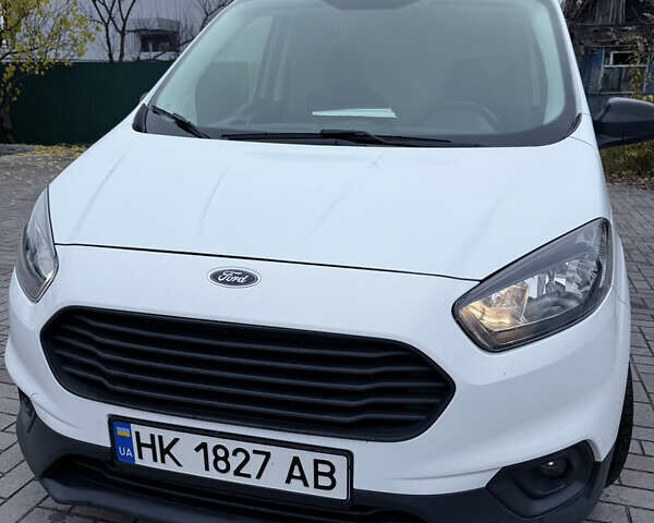 Белый Форд Транзит Курьер, объемом двигателя 1.5 л и пробегом 210 тыс. км за 9700 $, фото 1 на Automoto.ua