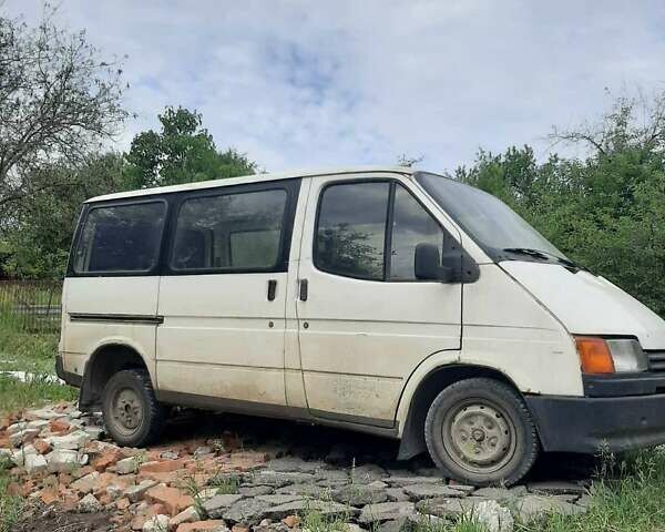 Білий Форд Транзит Кастом, об'ємом двигуна 2 л та пробігом 300 тис. км за 1699 $, фото 1 на Automoto.ua