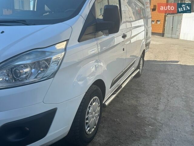 Белый Форд Транзит Кастом, объемом двигателя 2.2 л и пробегом 307 тыс. км за 12900 $, фото 1 на Automoto.ua
