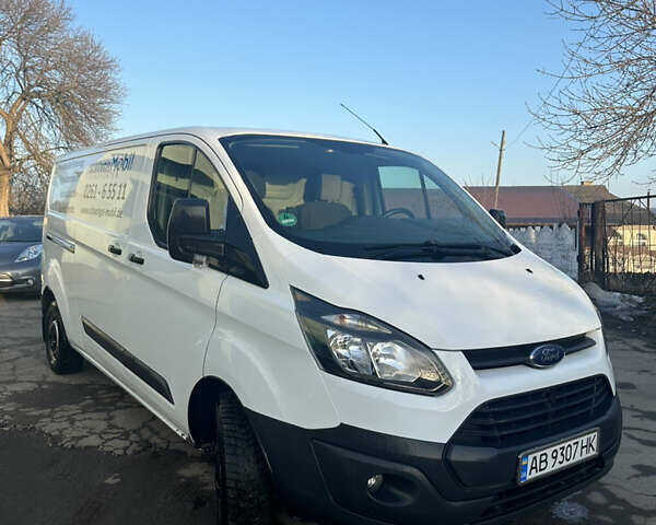 Белый Форд Транзит Кастом, объемом двигателя 2.2 л и пробегом 263 тыс. км за 15500 $, фото 1 на Automoto.ua