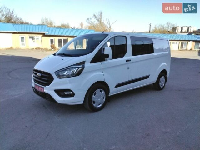 Белый Форд Транзит Кастом, объемом двигателя 2 л и пробегом 190 тыс. км за 17400 $, фото 1 на Automoto.ua