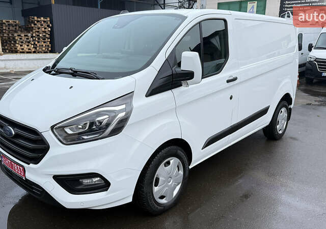 Белый Форд Транзит Кастом, объемом двигателя 2 л и пробегом 258 тыс. км за 17500 $, фото 1 на Automoto.ua