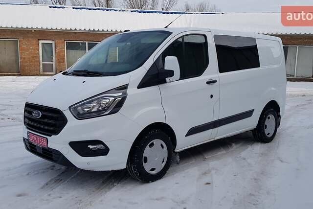 Белый Форд Транзит Кастом, объемом двигателя 2 л и пробегом 142 тыс. км за 18400 $, фото 1 на Automoto.ua