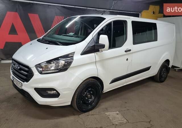 Белый Форд Транзит Кастом, объемом двигателя 2 л и пробегом 225 тыс. км за 18500 $, фото 1 на Automoto.ua