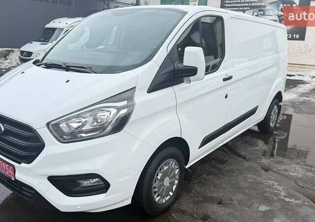 Белый Форд Транзит Кастом, объемом двигателя 2 л и пробегом 161 тыс. км за 17700 $, фото 1 на Automoto.ua