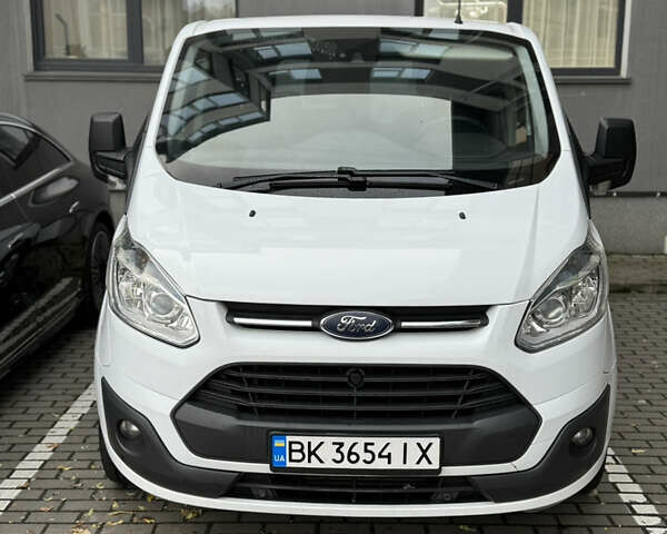 Форд Транзит Кастом 2015 в Ровно на Automoto.ua Белый Форд Транзит Кастом, объемом двигателя 2.2 л и пробегом 279 тыс. км за 11700 $, фото 1 на Automoto.ua