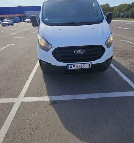 Белый Форд Транзит Кастом, объемом двигателя 2 л и пробегом 216 тыс. км за 9998 $, фото 1 на Automoto.ua