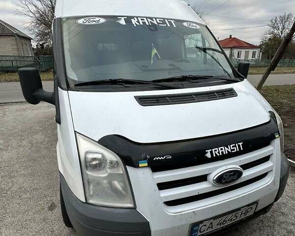 Белый Форд Транзит Кастом, объемом двигателя 2.2 л и пробегом 250 тыс. км за 8500 $, фото 1 на Automoto.ua