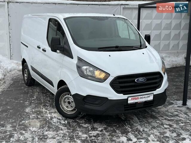 Белый Форд Транзит Кастом, объемом двигателя 2 л и пробегом 299 тыс. км за 13900 $, фото 1 на Automoto.ua
