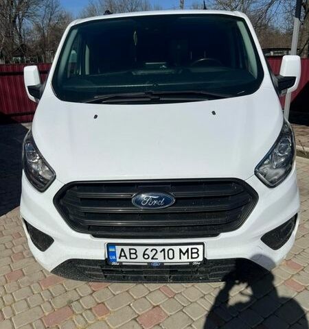 Белый Форд Транзит Кастом, объемом двигателя 2 л и пробегом 152 тыс. км за 17300 $, фото 1 на Automoto.ua
