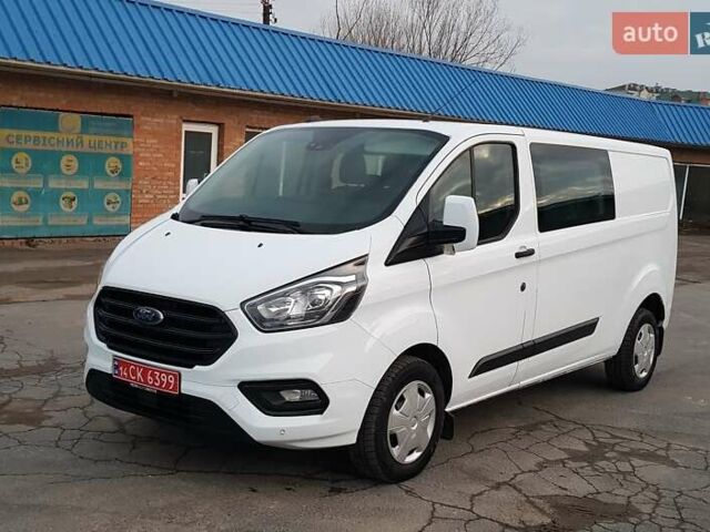 Белый Форд Транзит Кастом, объемом двигателя 2 л и пробегом 190 тыс. км за 18800 $, фото 1 на Automoto.ua