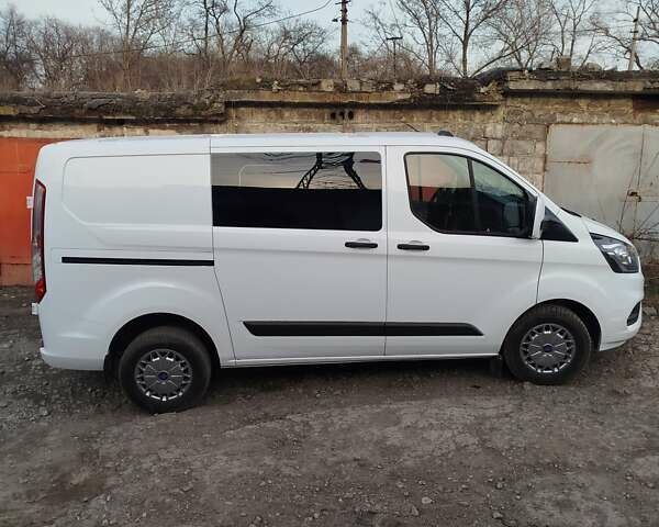 Білий Форд Транзит Кастом, об'ємом двигуна 2 л та пробігом 240 тис. км за 21000 $, фото 1 на Automoto.ua