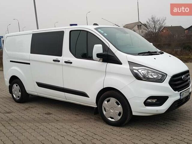 Белый Форд Транзит Кастом, объемом двигателя 2 л и пробегом 174 тыс. км за 18800 $, фото 1 на Automoto.ua