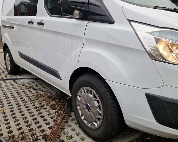 Білий Форд Транзит Кастом, об'ємом двигуна 2.2 л та пробігом 210 тис. км за 13300 $, фото 1 на Automoto.ua