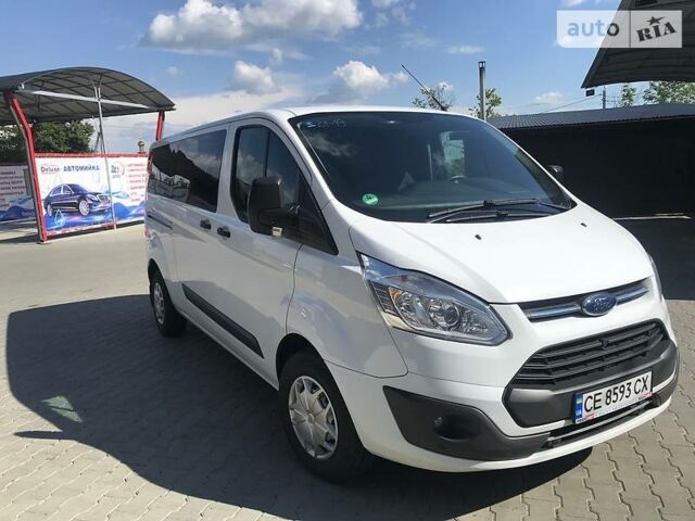 Белый Форд Transit Custom пасс., объемом двигателя 2 л и пробегом 161 тыс. км за 16900 $, фото 1 на Automoto.ua