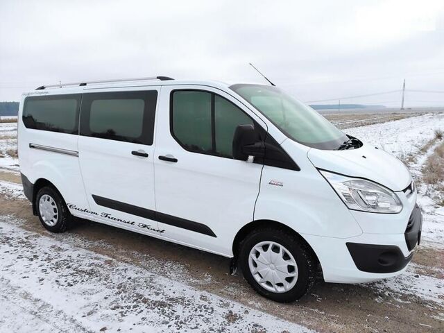 Белый Форд Transit Custom пасс., объемом двигателя 2 л и пробегом 179 тыс. км за 18199 $, фото 1 на Automoto.ua