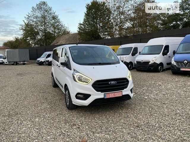 Форд Transit Custom пасс. 2018 в Мукачеве на Automoto.ua Белый Форд Transit Custom пасс., объемом двигателя 2 л и пробегом 96 тыс. км за 25450 $, фото 1 на Automoto.ua