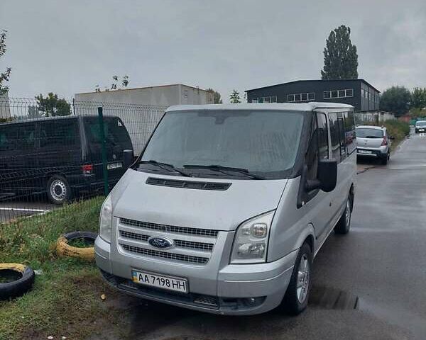 Сірий Форд Транзит Кастом, об'ємом двигуна 2.2 л та пробігом 240 тис. км за 10000 $, фото 1 на Automoto.ua