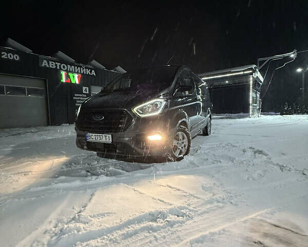 Серый Форд Транзит Кастом, объемом двигателя 2 л и пробегом 300 тыс. км за 21899 $, фото 1 на Automoto.ua