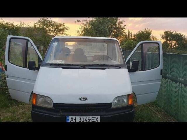 Белый Форд Транзит, объемом двигателя 2.5 л и пробегом 500 тыс. км за 3000 $, фото 1 на Automoto.ua