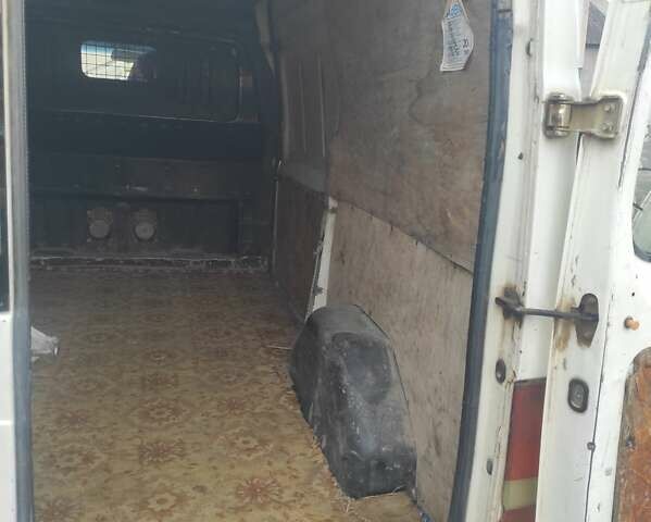 Белый Форд Транзит, объемом двигателя 2 л и пробегом 32 тыс. км за 3200 $, фото 1 на Automoto.ua