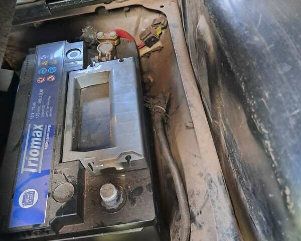 Белый Форд Транзит, объемом двигателя 2 л и пробегом 475 тыс. км за 2000 $, фото 1 на Automoto.ua