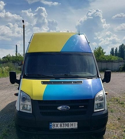 Білий Форд Транзит, об'ємом двигуна 2.4 л та пробігом 204 тис. км за 10500 $, фото 1 на Automoto.ua