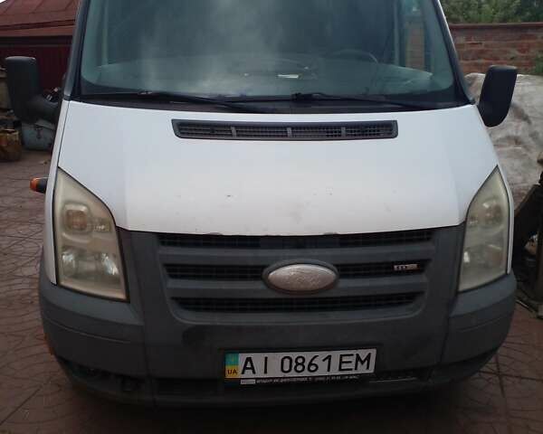 Белый Форд Транзит, объемом двигателя 2.4 л и пробегом 270 тыс. км за 8500 $, фото 1 на Automoto.ua