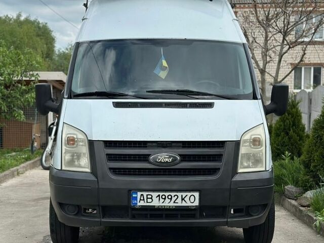 Білий Форд Транзит, об'ємом двигуна 2.2 л та пробігом 248 тис. км за 8800 $, фото 1 на Automoto.ua