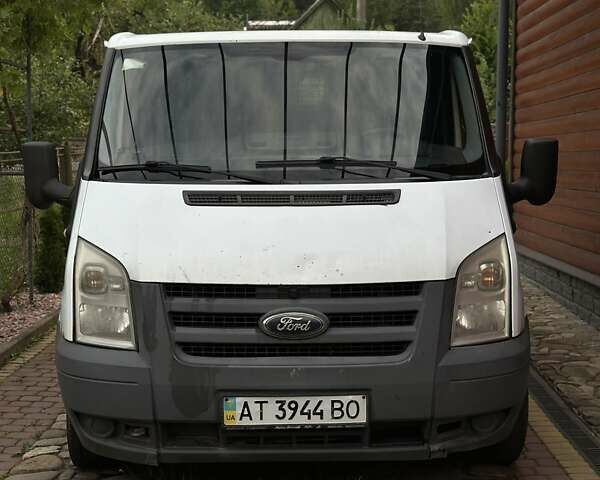 Белый Форд Транзит, объемом двигателя 2.2 л и пробегом 364 тыс. км за 5500 $, фото 1 на Automoto.ua