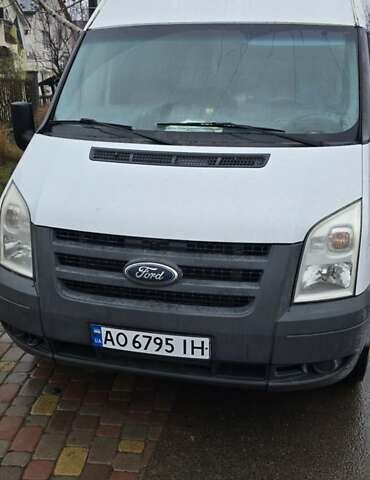 Белый Форд Транзит, объемом двигателя 2.4 л и пробегом 300 тыс. км за 8800 $, фото 1 на Automoto.ua