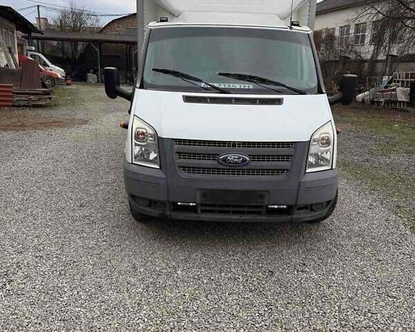 Білий Форд Транзит, об'ємом двигуна 2.2 л та пробігом 197 тис. км за 15500 $, фото 1 на Automoto.ua