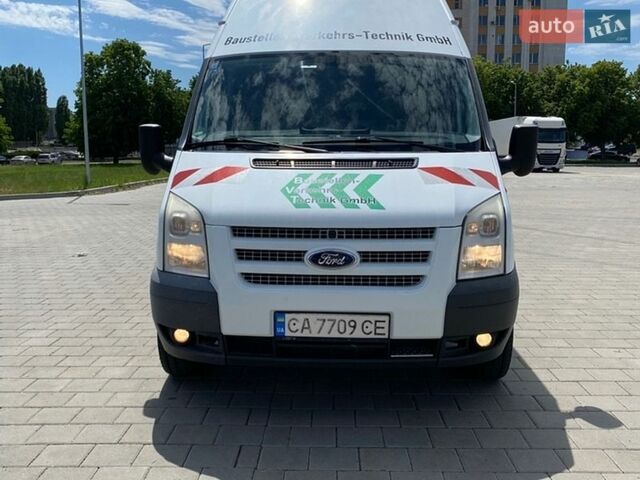 Білий Форд Транзит, об'ємом двигуна 2.2 л та пробігом 350 тис. км за 10900 $, фото 1 на Automoto.ua