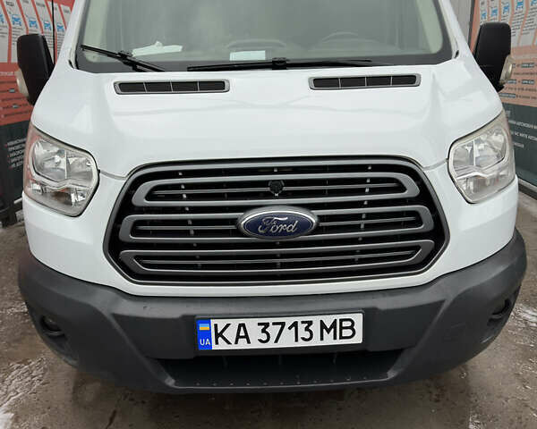 Белый Форд Транзит, объемом двигателя 2.2 л и пробегом 325 тыс. км за 12000 $, фото 1 на Automoto.ua