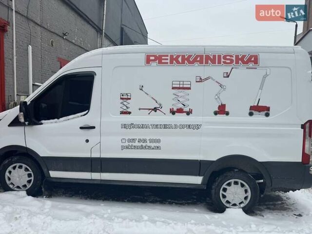 Белый Форд Транзит, объемом двигателя 2.2 л и пробегом 340 тыс. км за 10800 $, фото 1 на Automoto.ua