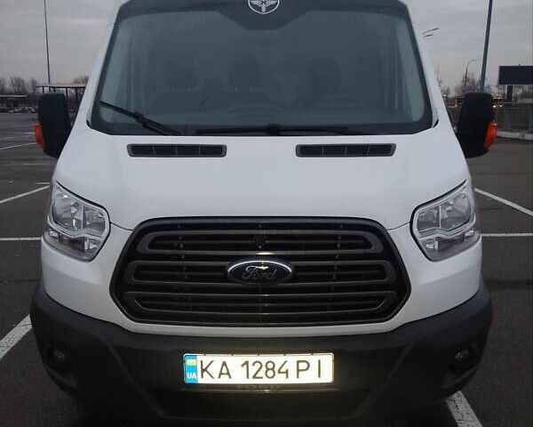 Белый Форд Транзит, объемом двигателя 2 л и пробегом 248 тыс. км за 15000 $, фото 1 на Automoto.ua
