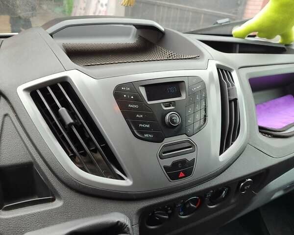 Белый Форд Транзит, объемом двигателя 2 л и пробегом 213 тыс. км за 17500 $, фото 1 на Automoto.ua