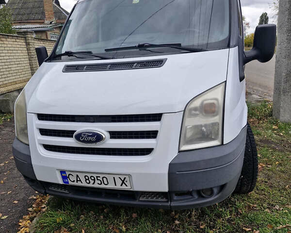 Белый Форд Транзит, объемом двигателя 2.2 л и пробегом 410 тыс. км за 9200 $, фото 1 на Automoto.ua