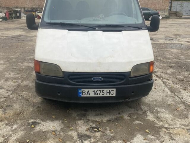 Белый Форд Транзит, объемом двигателя 2.5 л и пробегом 300 тыс. км за 2300 $, фото 1 на Automoto.ua