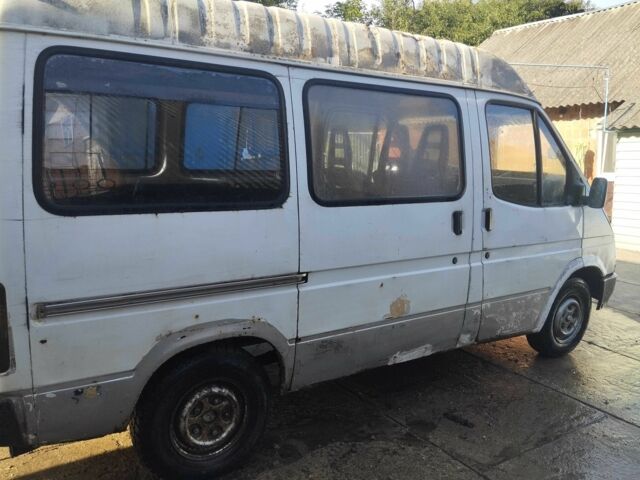 Білий Форд Транзит, об'ємом двигуна 0 л та пробігом 483 тис. км за 1400 $, фото 1 на Automoto.ua