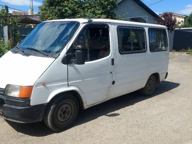 Белый Форд Транзит, объемом двигателя 2 л и пробегом 40 тыс. км за 4500 $, фото 1 на Automoto.ua