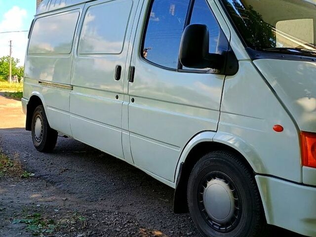 Белый Форд Транзит, объемом двигателя 25 л и пробегом 480 тыс. км за 5000 $, фото 1 на Automoto.ua