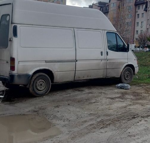 Білий Форд Транзит, об'ємом двигуна 2.5 л та пробігом 400 тис. км за 2000 $, фото 1 на Automoto.ua