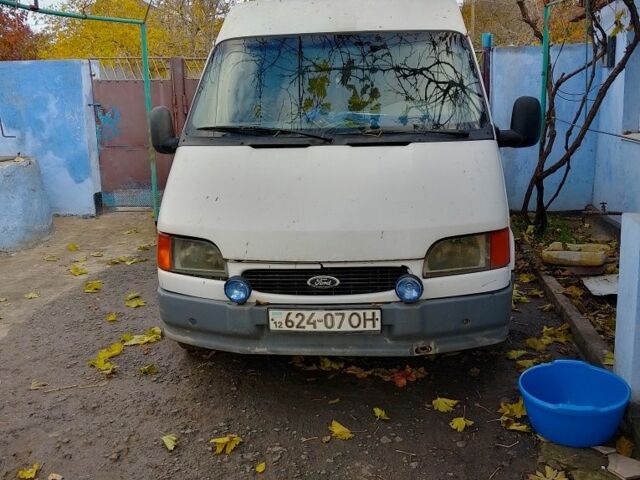 Форд Транзит 1998 у Миколаєві на Automoto.ua Білий Форд Транзит, об'ємом двигуна 0 л та пробігом 300 тис. км за 2000 $, фото 1 на Automoto.ua