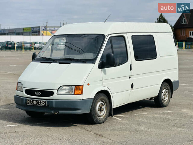 Белый Форд Транзит, объемом двигателя 2.5 л и пробегом 256 тыс. км за 3500 $, фото 1 на Automoto.ua