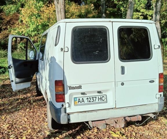 Белый Форд Транзит, объемом двигателя 2.5 л и пробегом 260 тыс. км за 1500 $, фото 1 на Automoto.ua